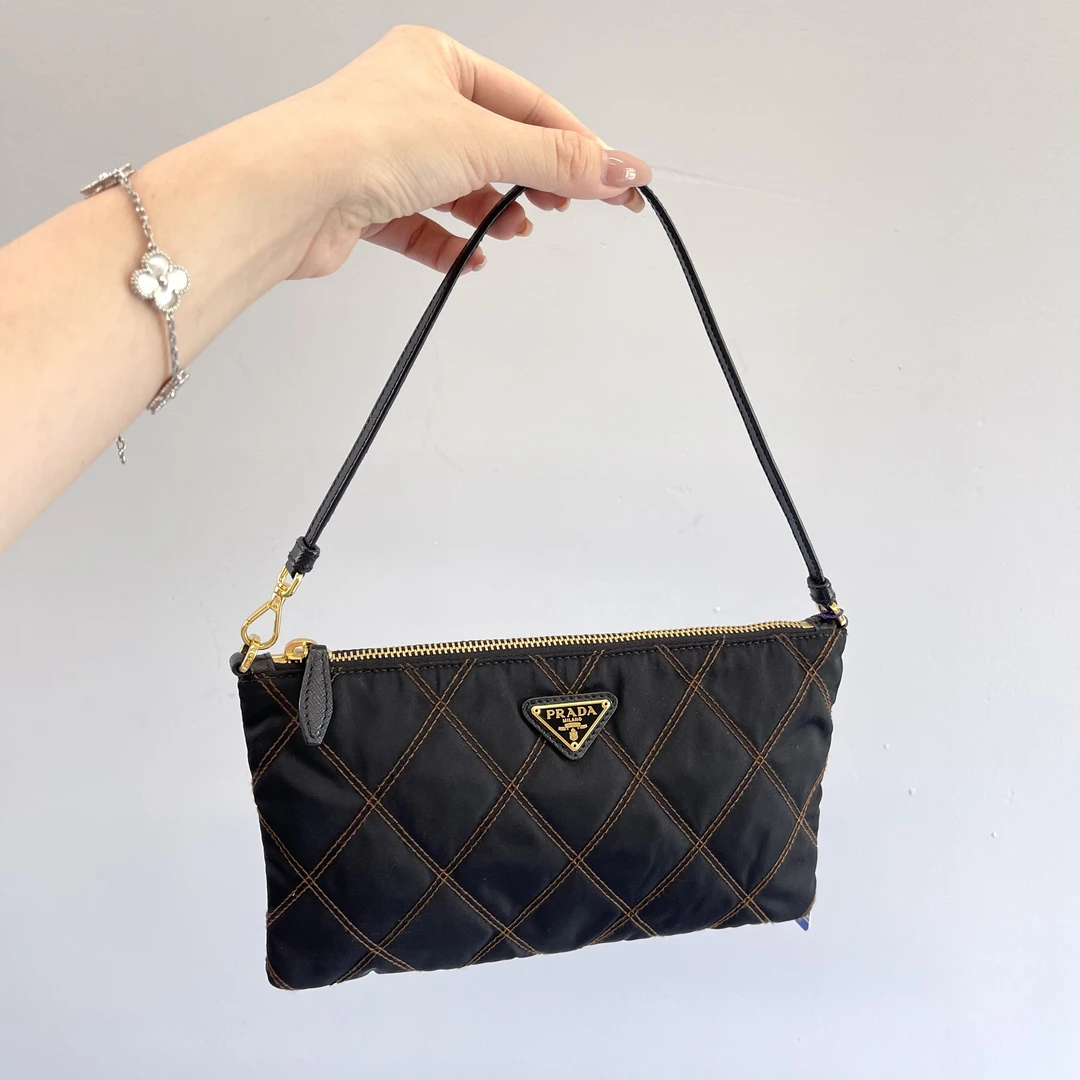 99新 Prada/普拉达 降落伞尼龙麻将手提腋下单肩女包091305