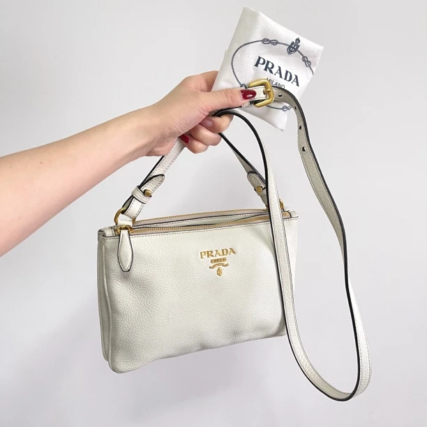 95新 Prada/普拉达 白金斜挎包030103