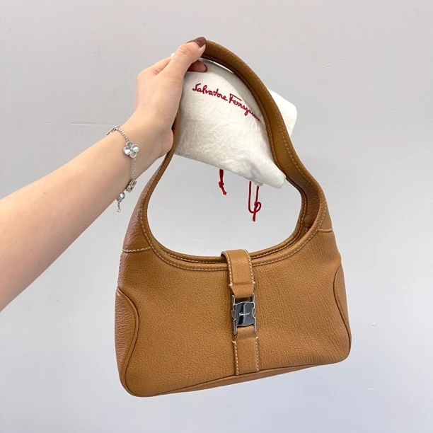 95新 FERRAGAMO/菲拉格慕 手提单肩包062704