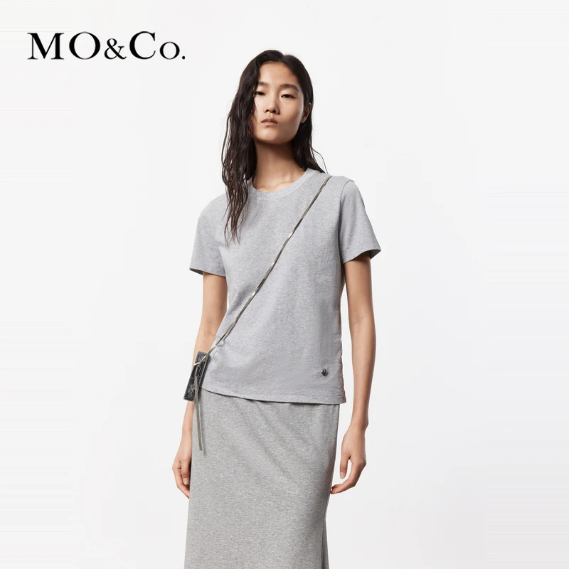 MOCO夏金属牌饰简约正肩短袖短款棉质圆领T恤MBD2TEE005