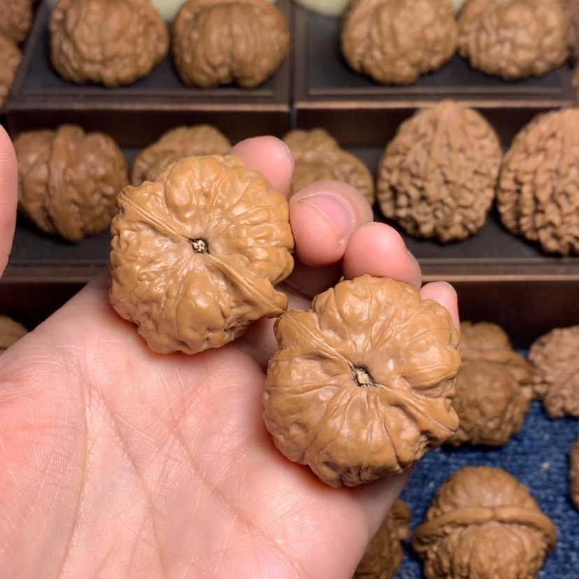 【闪购商品】桃核吊坠陈*旭