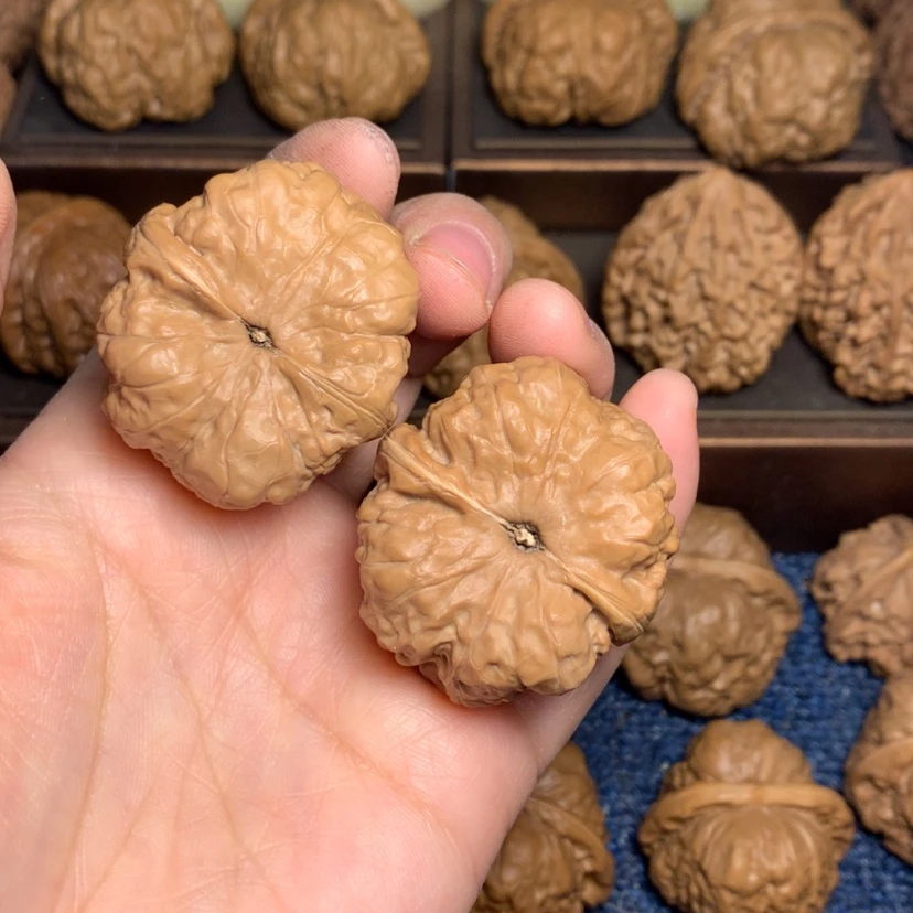 【闪购商品】桃核吊坠【**】