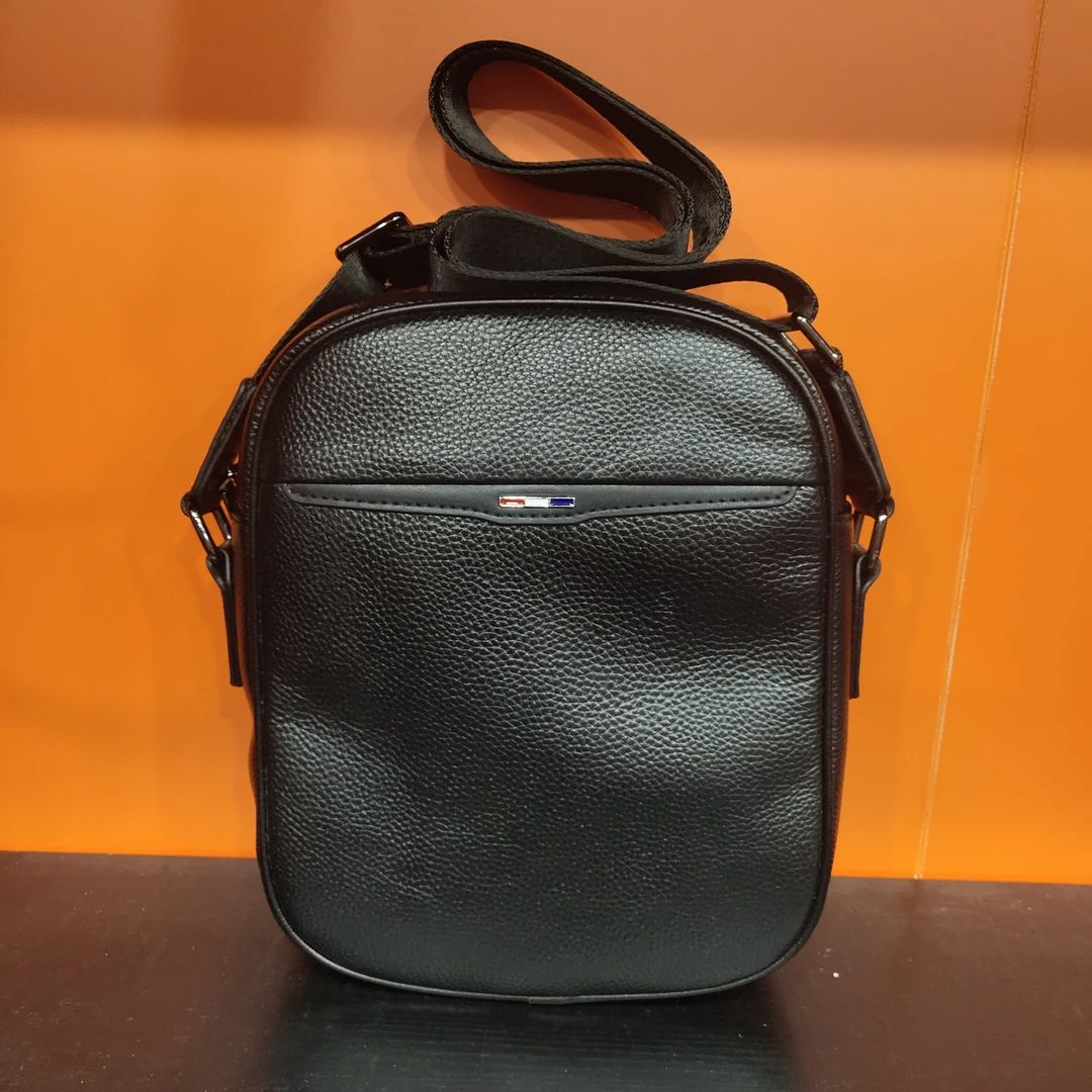 8556男士单肩包斜挎包头层牛皮潮流简约百搭休闲时尚男款荔枝纹