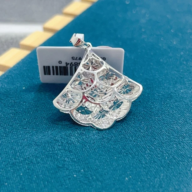 pt950铂金首饰灵动裙子吊坠铂金工费另算