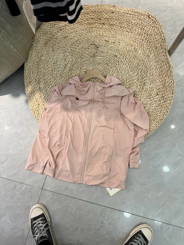 小娜家牛奶丝防晒粉色外套