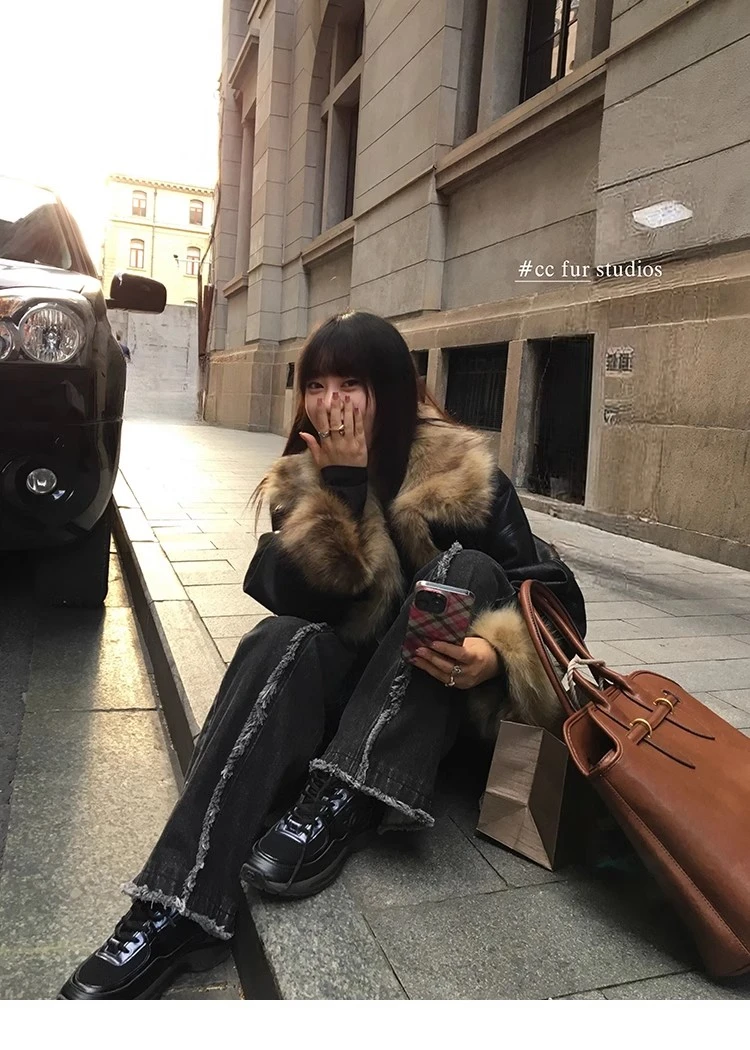 CC皮草 “黑桃千金”主推一衣两穿貉子毛双面秋冬保暖外套