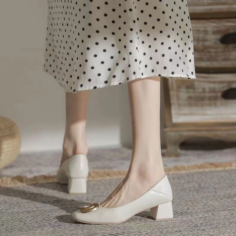 橙子家晚晚风温柔单鞋女方头粗跟不累脚2024春秋软皮舒适百搭气质