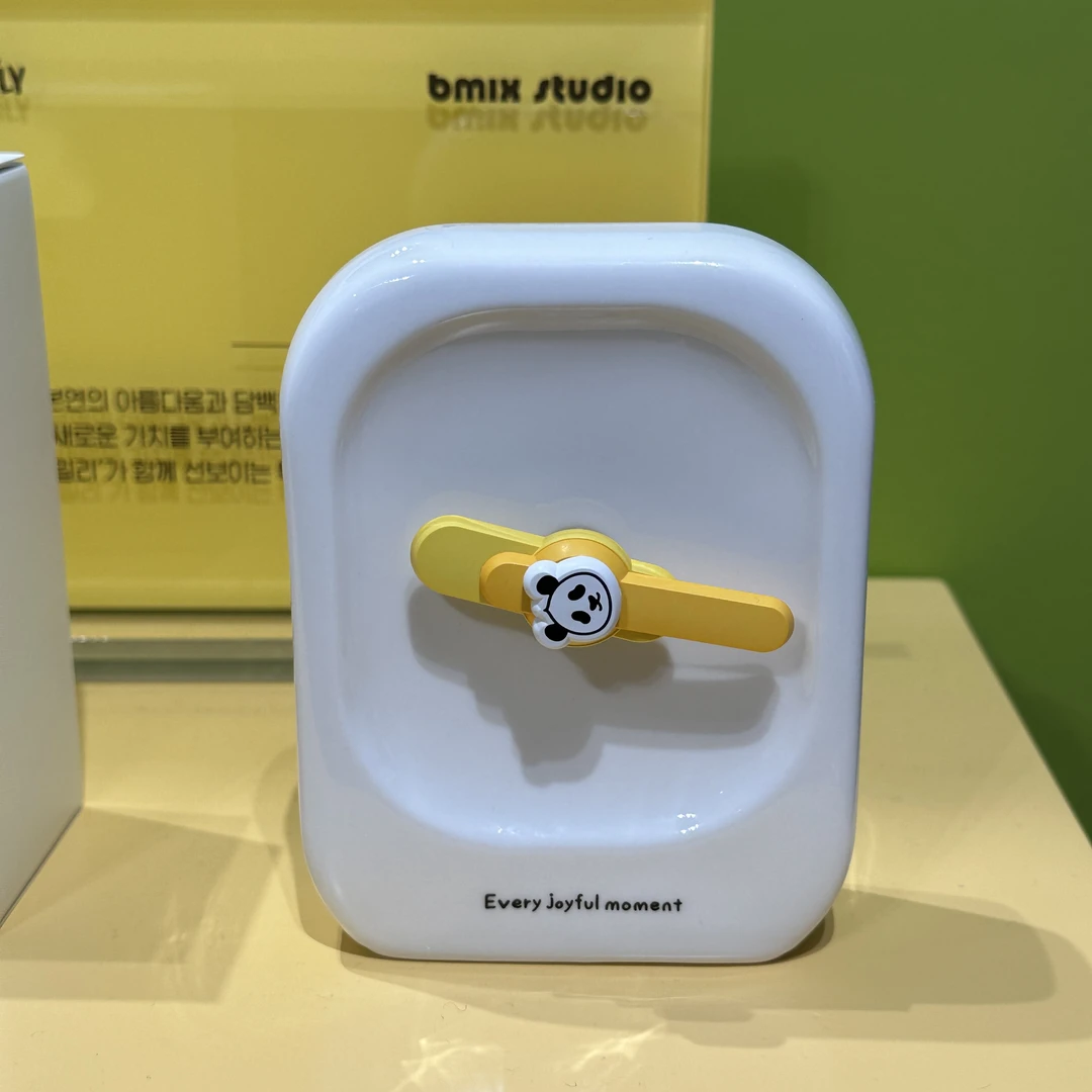 宝家族快闪店福宝大头ins小熊钟表mini小众钟表熊猫