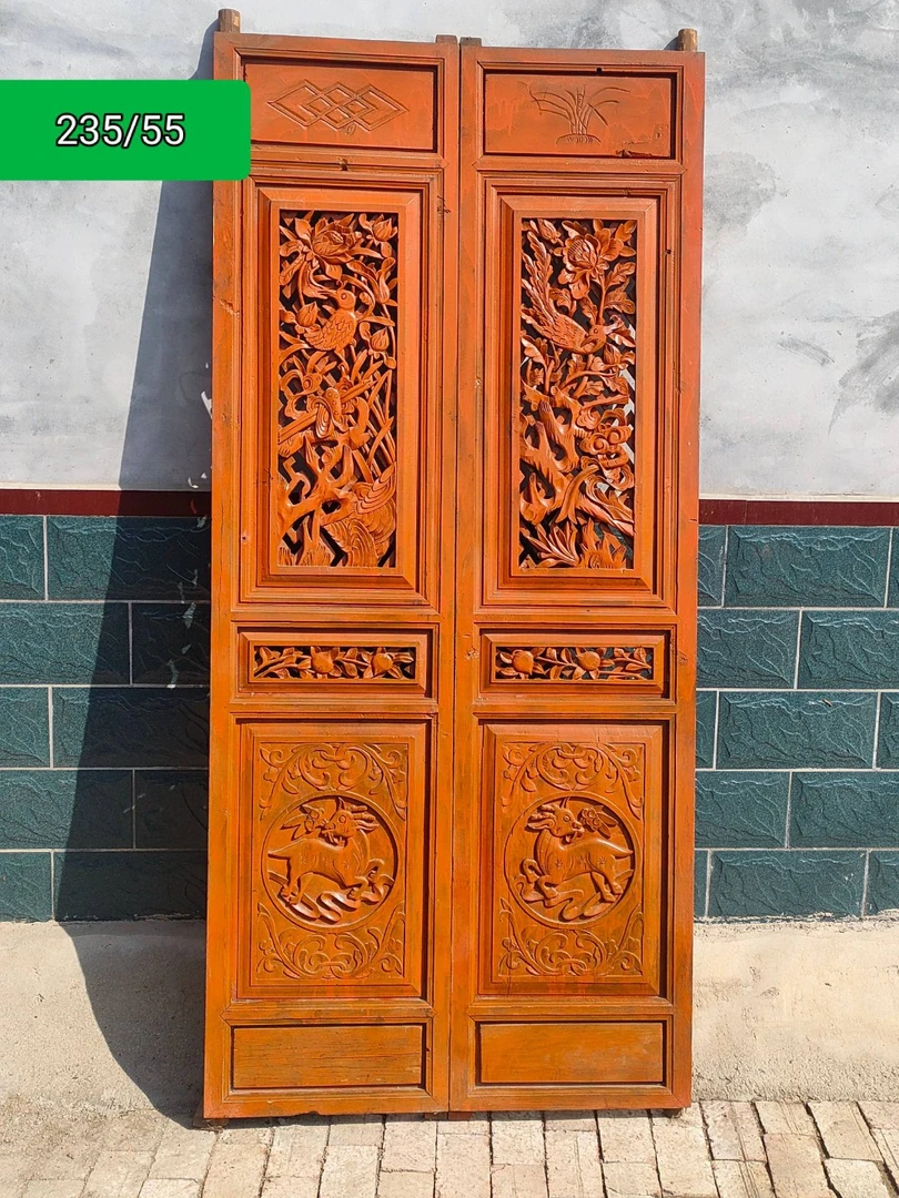 民国时期，隔扇屏风，一对，保存完整，镂空雕刻图案精美绝伦，