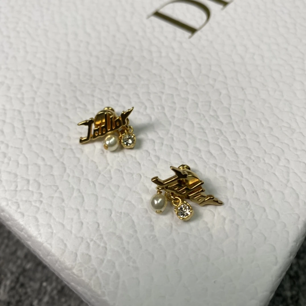 全新未使用 DIOR/迪奥 金色Diorlogo耳钉饰品时尚复古耳环 103054