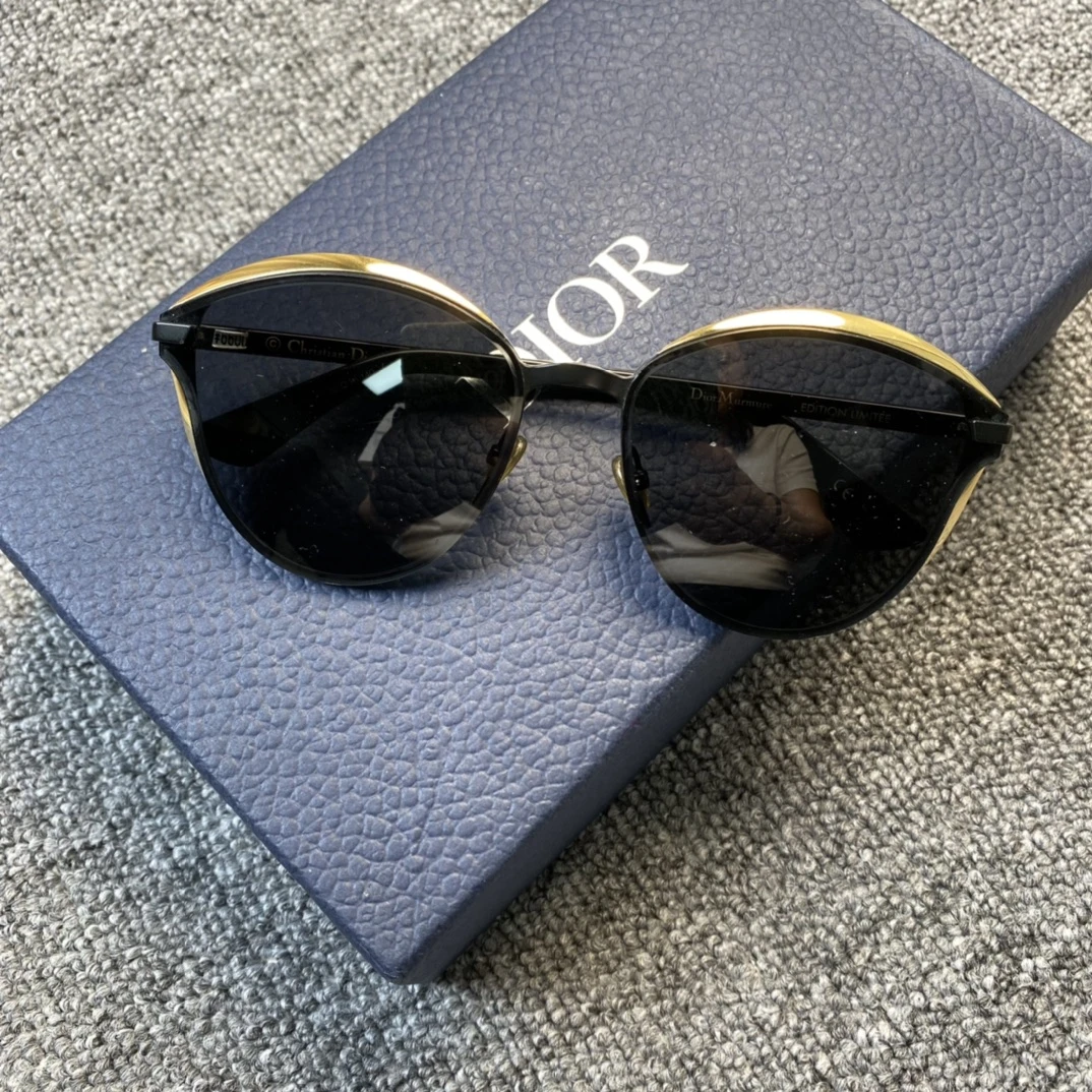 全新未使用 DIOR/迪奥 女士金属镜框太阳眼镜 时尚休闲百搭101844