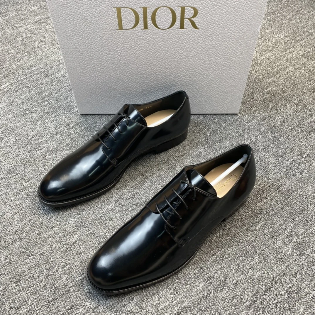 全新未使用 DIOR/迪奥 女士黑色漆皮圆头正装皮鞋英伦系带115185