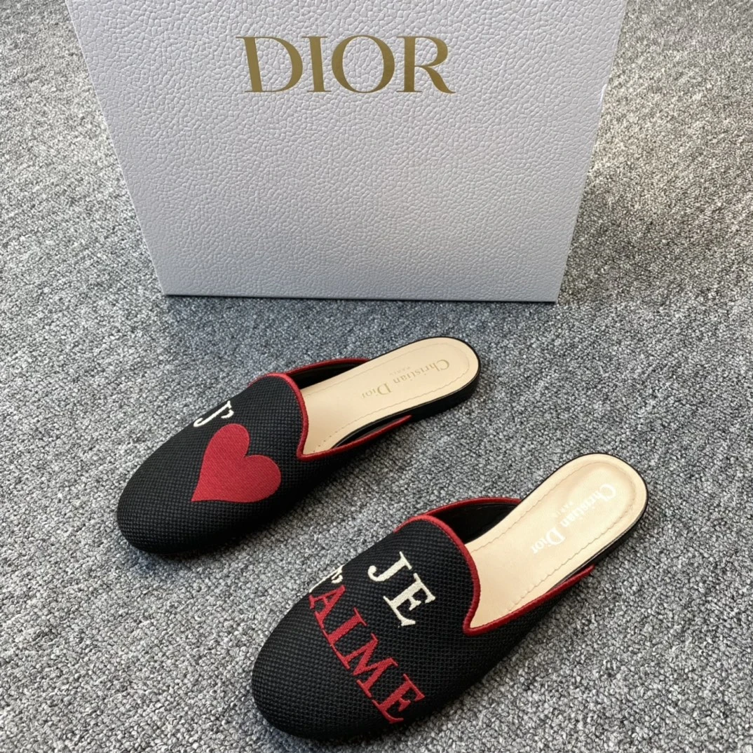 未使用 DIOR/迪奥 爱心黑色夏季经典红色帆布拖鞋115232
