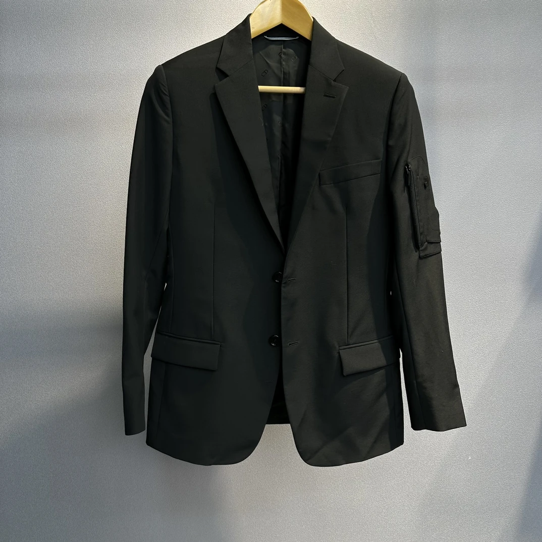 全新未使用 DIOR/迪奥 男士黑色时尚袖筒马鞍口袋西服外套 115263