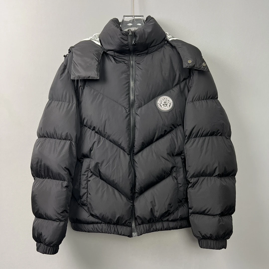 全新未使用 VERSACE/范思哲 男士黑白色印花棉服舒适保暖  146729