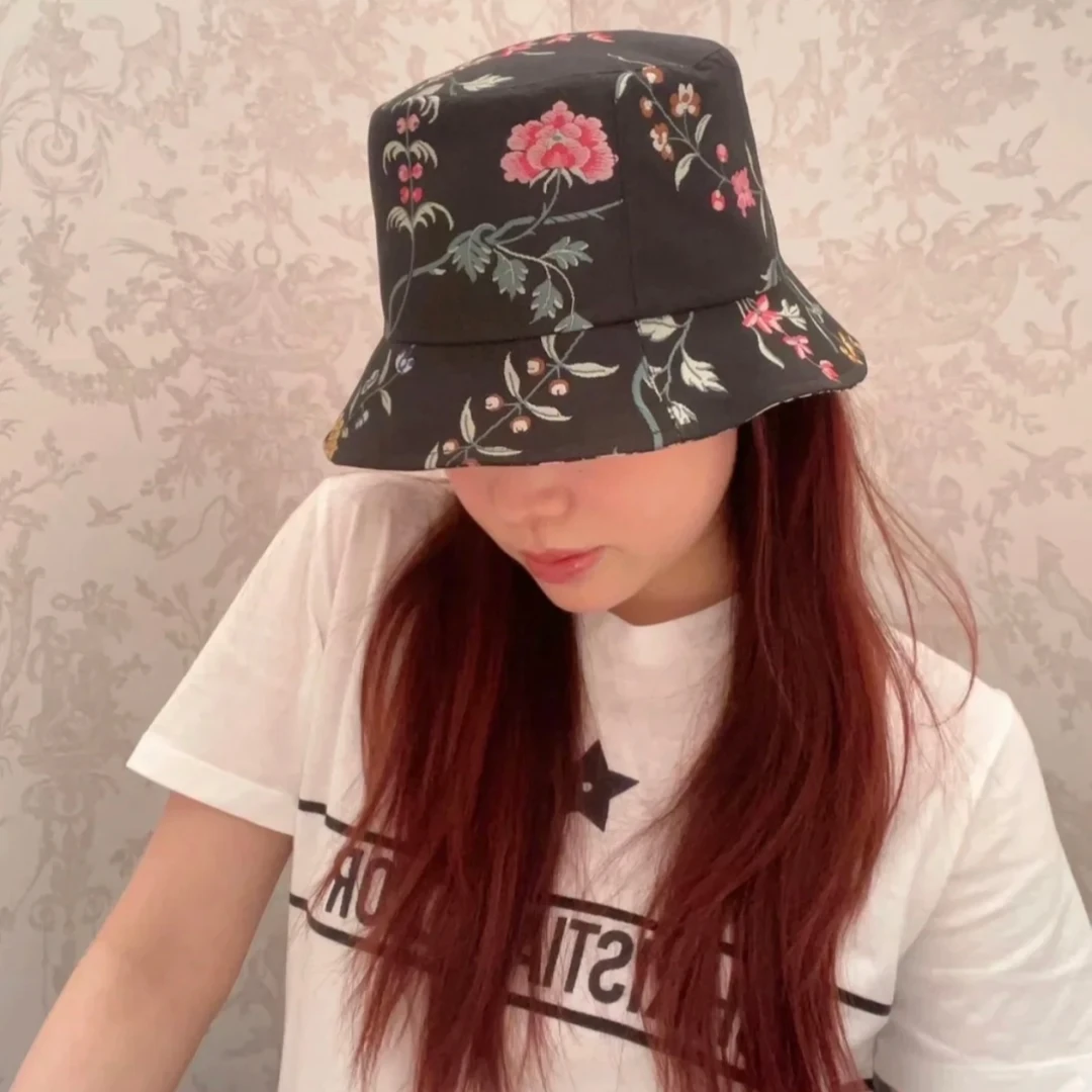 未使用 DIOR/迪奥 迪奥女士黑色花卉满印老花双面戴渔夫帽 149285