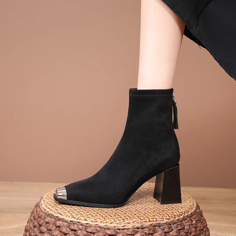 防踢金属头网红瘦瘦靴子2024新款单靴粗跟短靴绒面高跟鞋女秋冬季