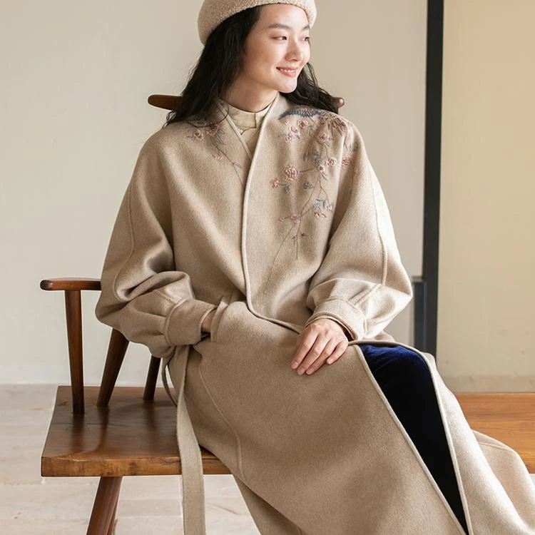 牧衣游原创 重工手绣羊毛长毛呢外套女高级感气质毛呢大衣 满星河