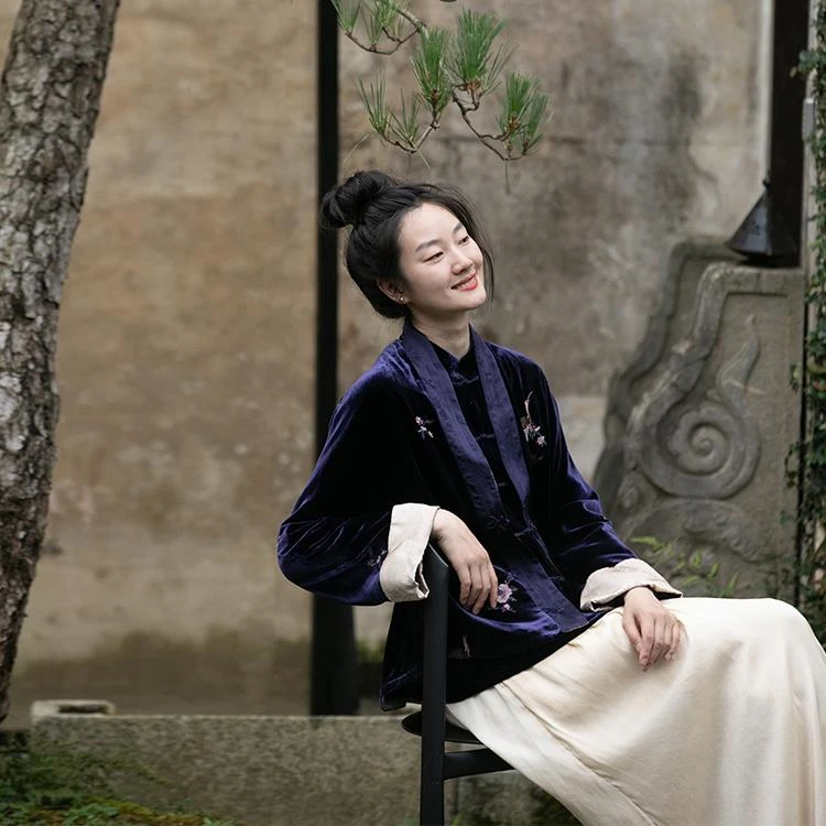 牧衣游原创 匹绣丝绒外套女新款炒色禅意高端复古中式开衫 鹤梦