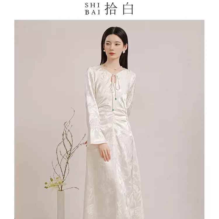 SHIBAI拾白新中式连衣裙原创米白色提花褶皱收腰显瘦裙子SU3194
