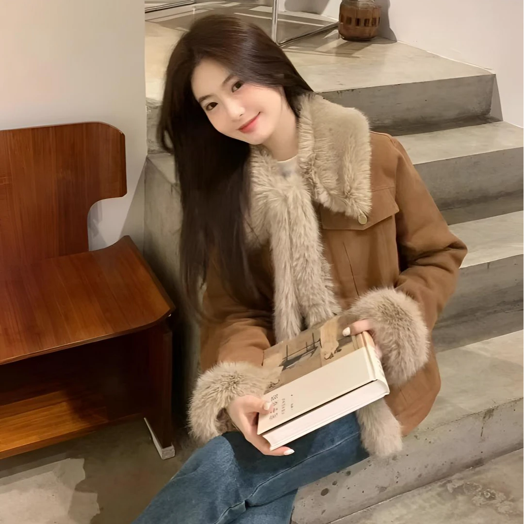 2024冬新款棕色复古空气层外套女短款减龄小个子年轻款外套美拉德