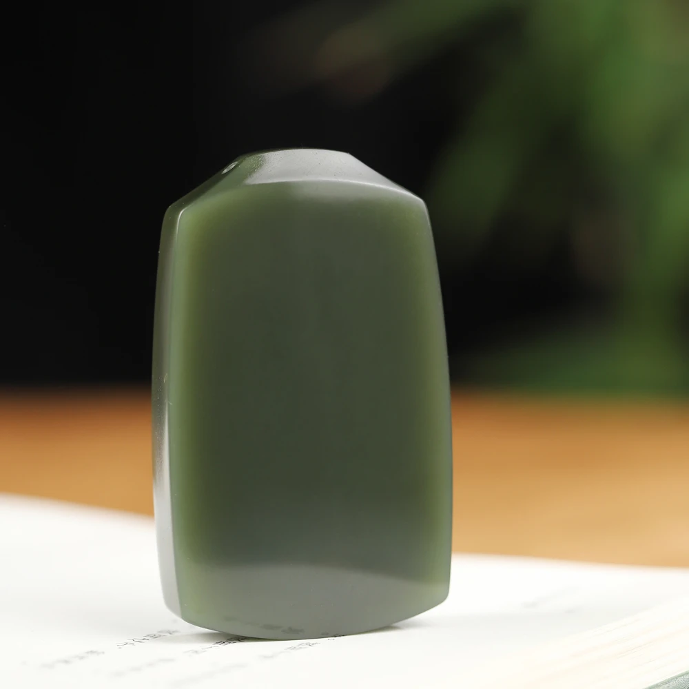 新疆阿尔金山花土沟青玉手把牌