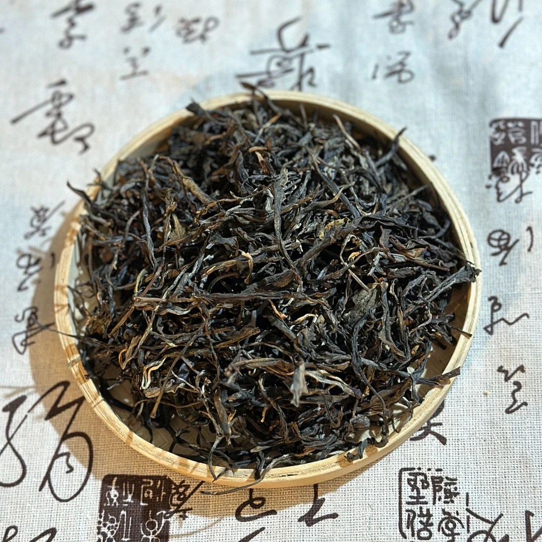 2017年龙潭古树头春普洱生茶