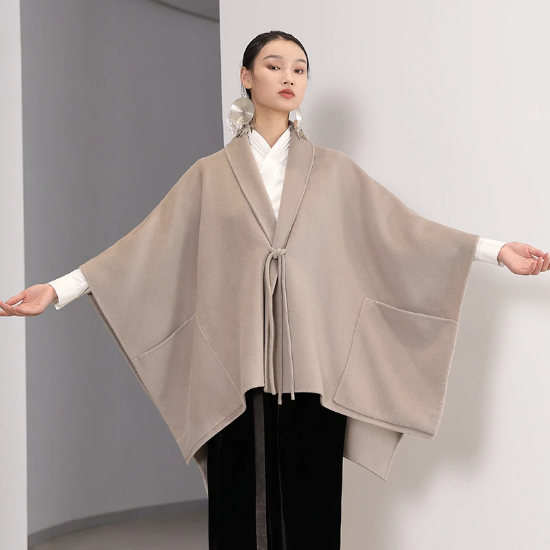 界内界外原创百搭宽松秋冬保暖加厚双面羊毛呢斗篷式外套J33D624