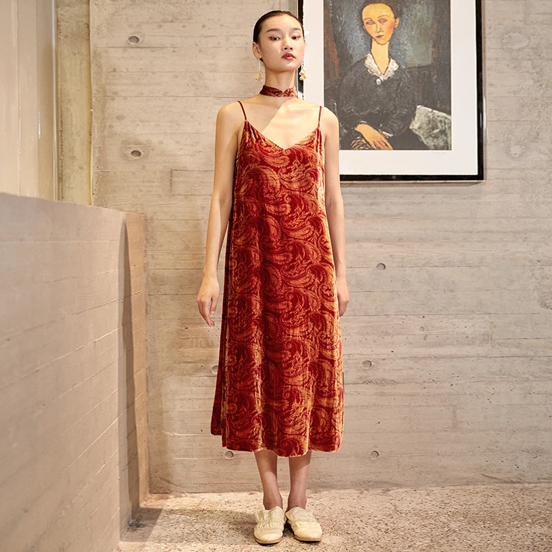 界内界外原创腰果花丝绒气质复古新中式长款吊带连衣裙J13Q495