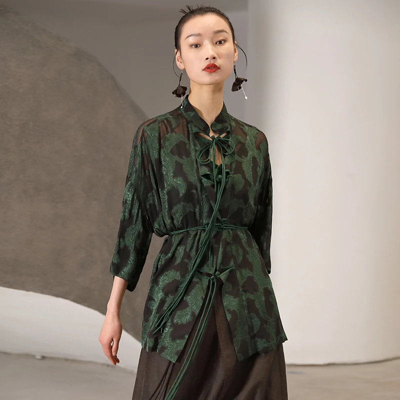 界内界外原创设计桑蚕丝剪花新中式七分袖墨绿色宽松外套J32C147