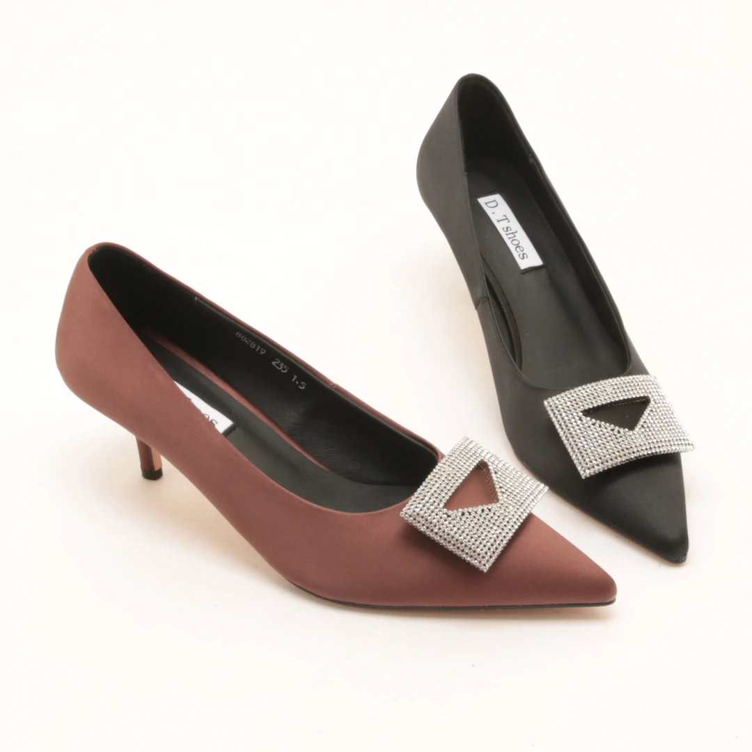 4197夏秋新款尖头缎面优雅洋气细跟单鞋水钻方扣浅口中跟女鞋