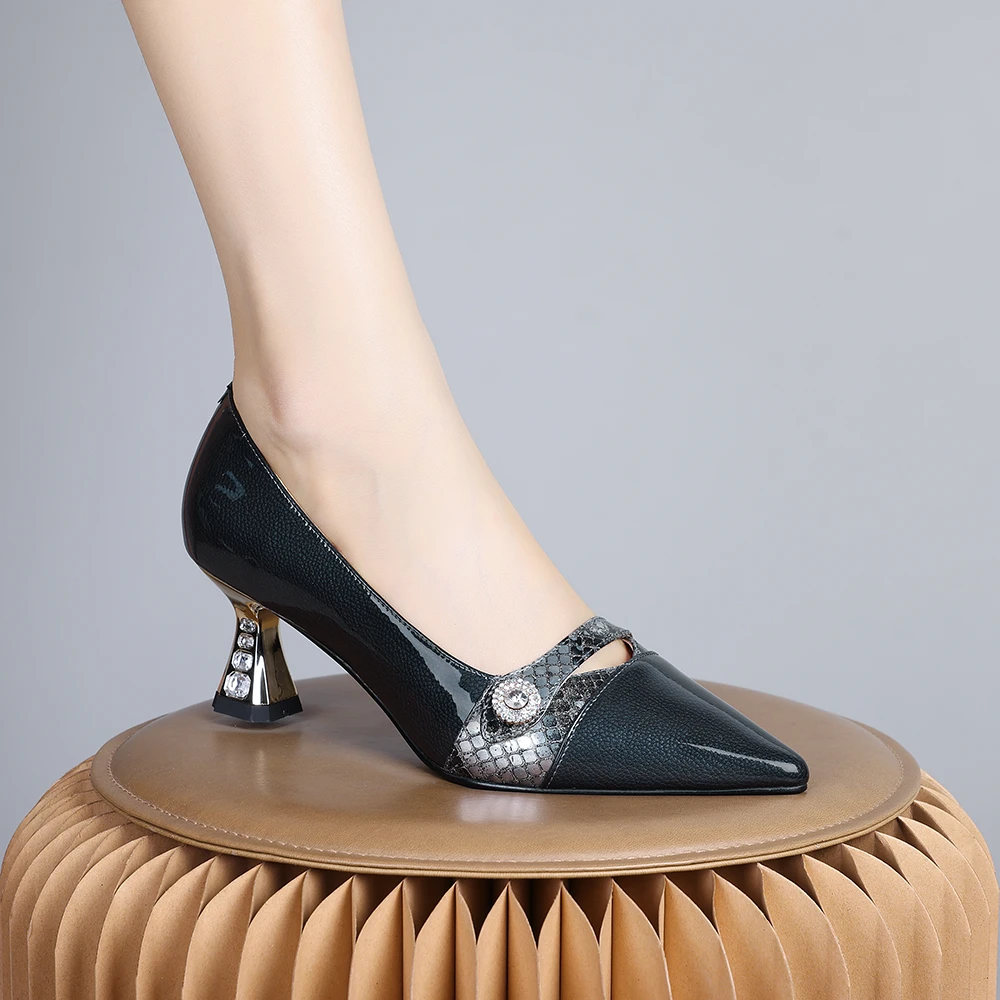 2024年新款欧美粗跟轻便一脚蹬舒适百搭低跟尖头中口女士单鞋0211