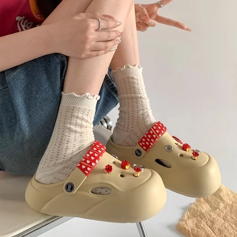 立体苹果超火厚底洞洞鞋女款2025新款夏季外穿踩屎感增高包头拖鞋