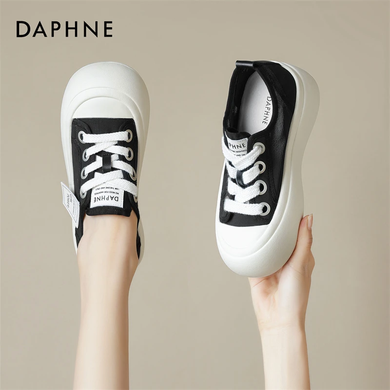 达芙妮圆头女鞋透气休闲板鞋女2025年秋季新款时尚百搭大头饼干鞋