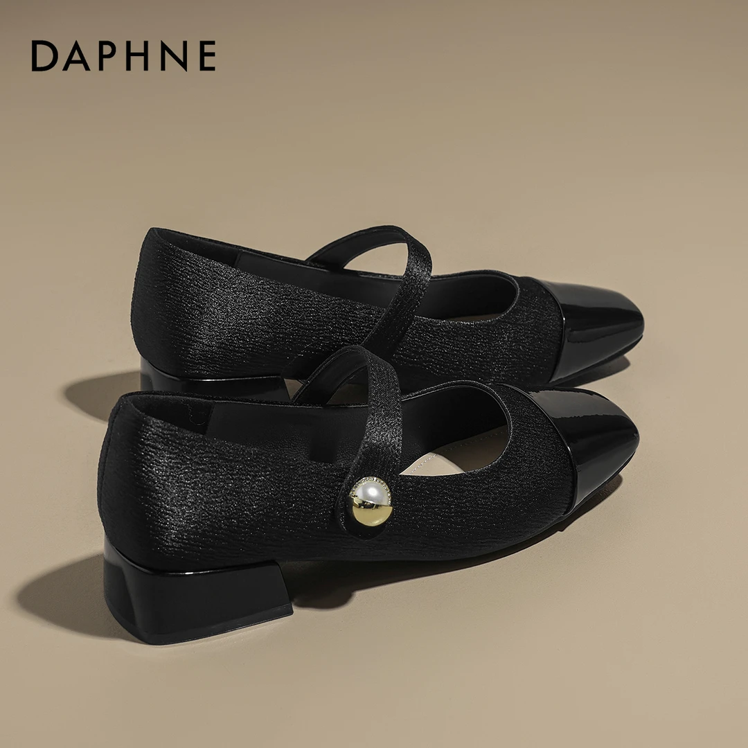 达芙妮粗跟小皮鞋女2025年新款配裙子玛丽珍法式温柔晚晚中跟单鞋