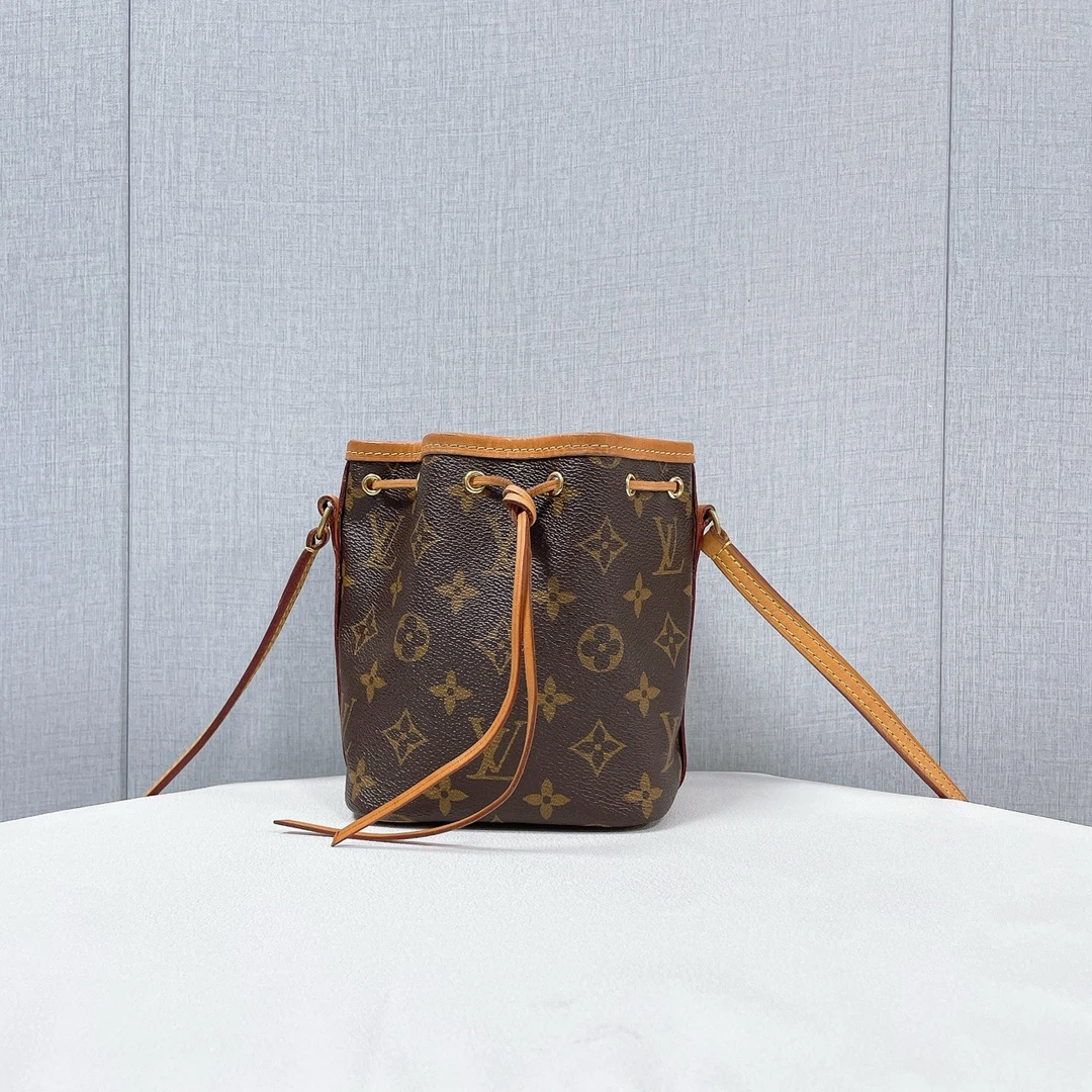 95新 LOUIS VUITTON PARIS  抽绳水桶包 19年单肩