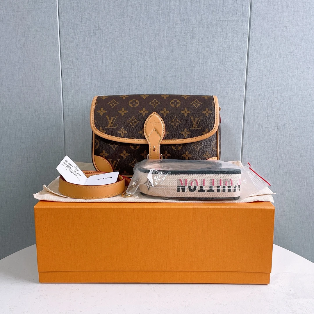 99新 LOUIS VUITTON PARIS 新款法棍包芯片款肩包