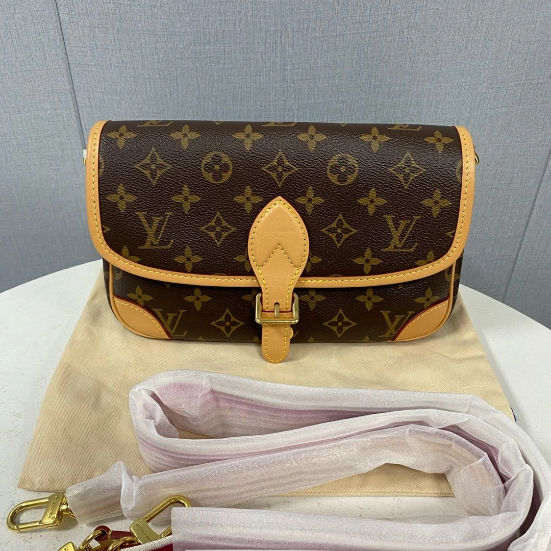 99新 LOUIS VUITTON PARIS  99新 路易威登/lv法棍包