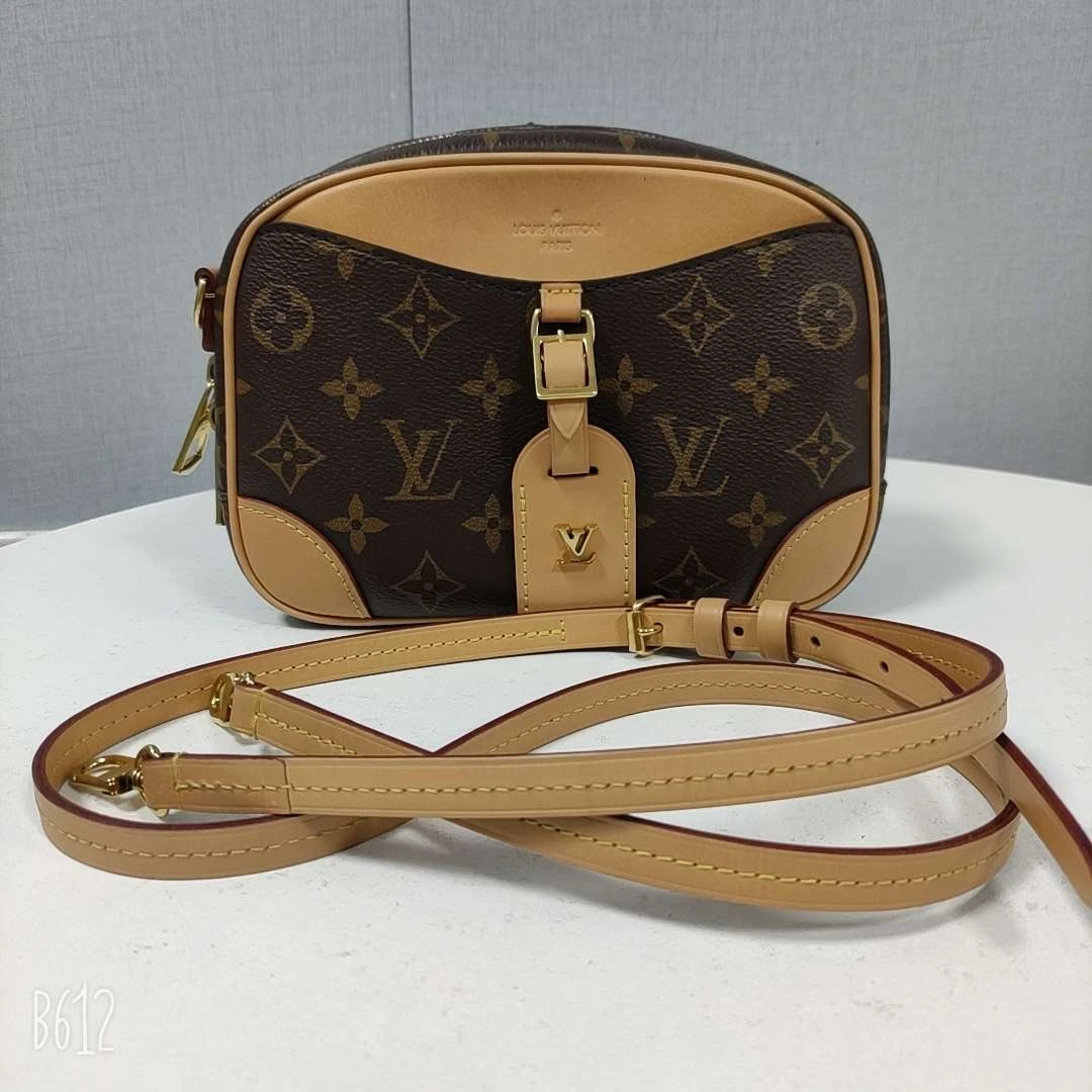 99新 LOUIS VUITTON PARIS  lv相机包路易威登  M45528 包包