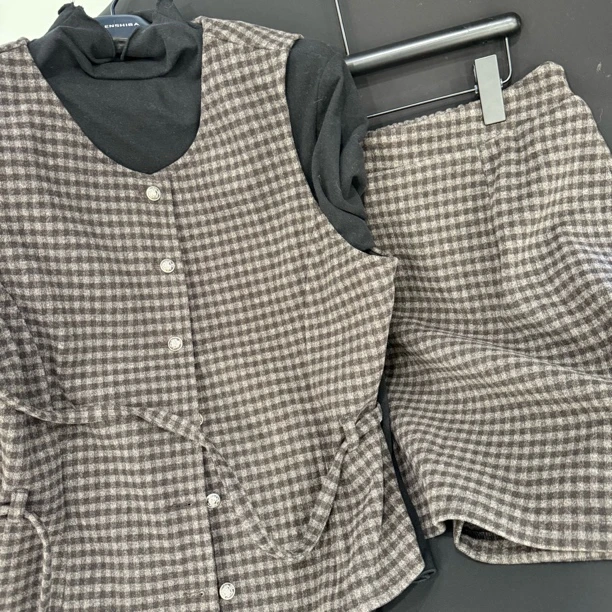 二美 马甲短裙套装0100