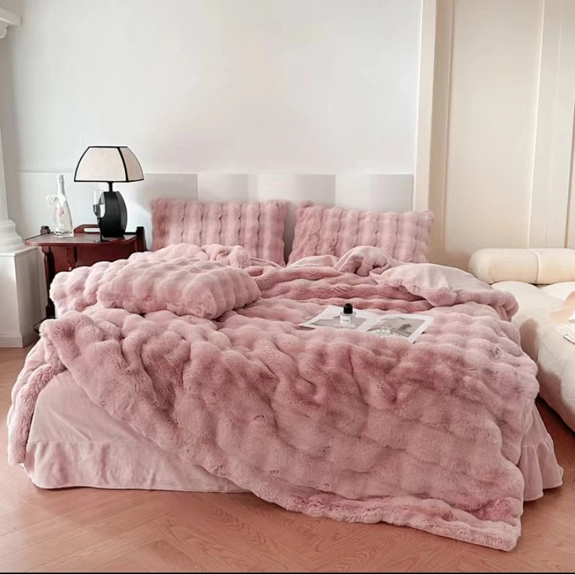 辰美家纺推荐【冬季托斯卡纳兔兔加厚加绒被】2.3*2.0CM亲肤柔软被