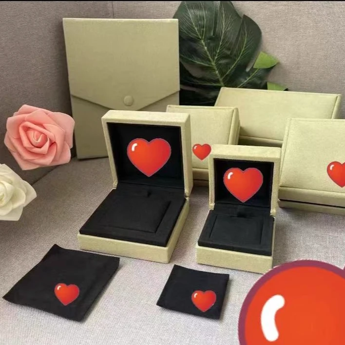 【专】四叶大花项链盒 饰品盒轻奢百搭带项链