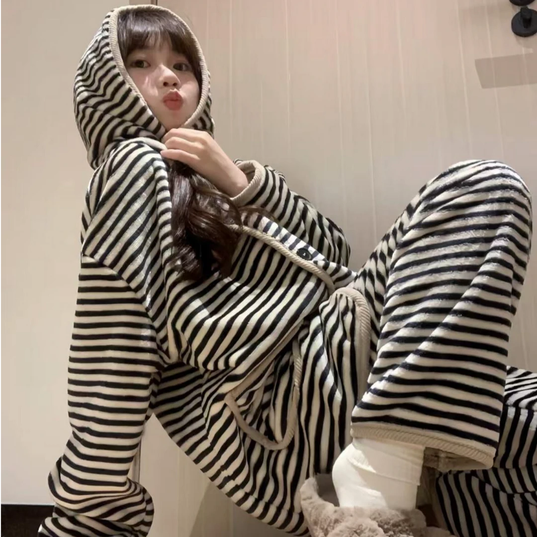 【2.5号发货】韩系高级时尚法兰绒睡衣连帽女冬季新款毛绒大码外穿