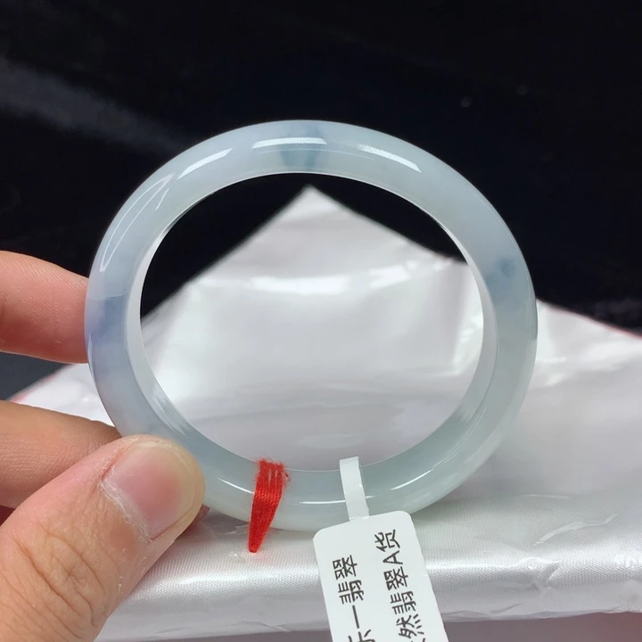 翡翠手镯（贵妃镯）未镶嵌54贵妃