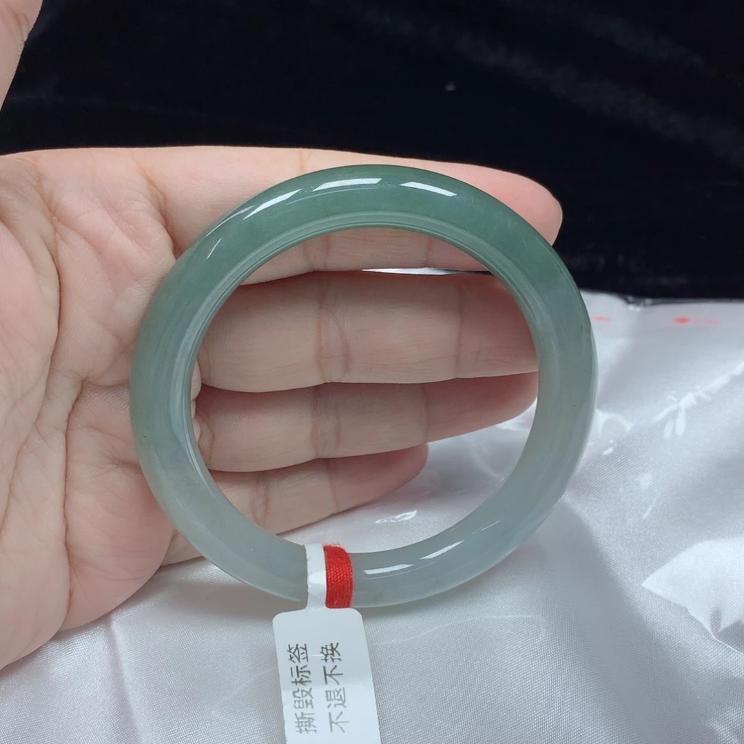翡翠手镯（圆镯）未镶嵌57