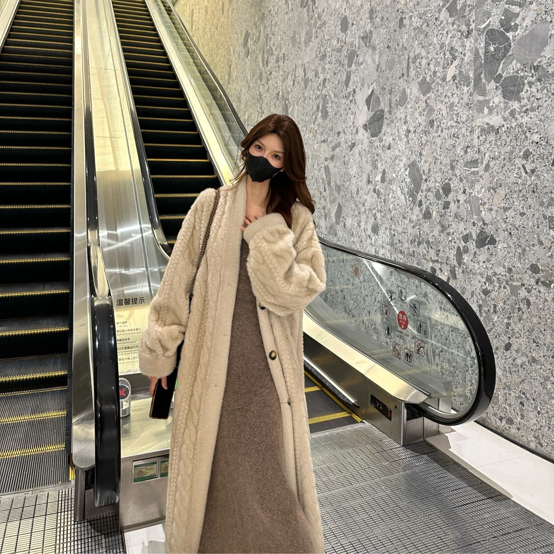 【方知有破价专属】LiixuBT慵懒风复古加厚浮雕压花长款外套女W1351