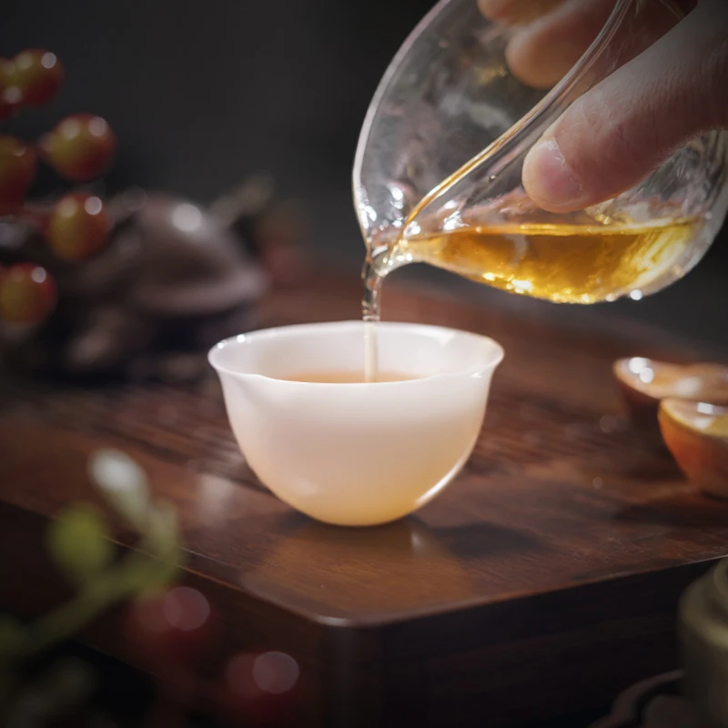 冰种羊脂玉主人杯单杯薄胎德化高冰玉瓷压手杯茶盏闻香杯白瓷茶杯