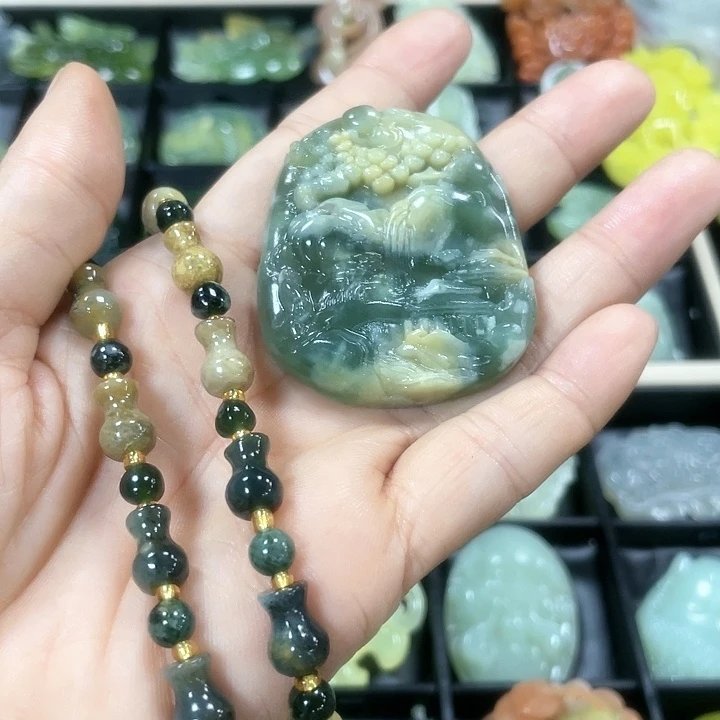 蛇纹石玉颈饰合金