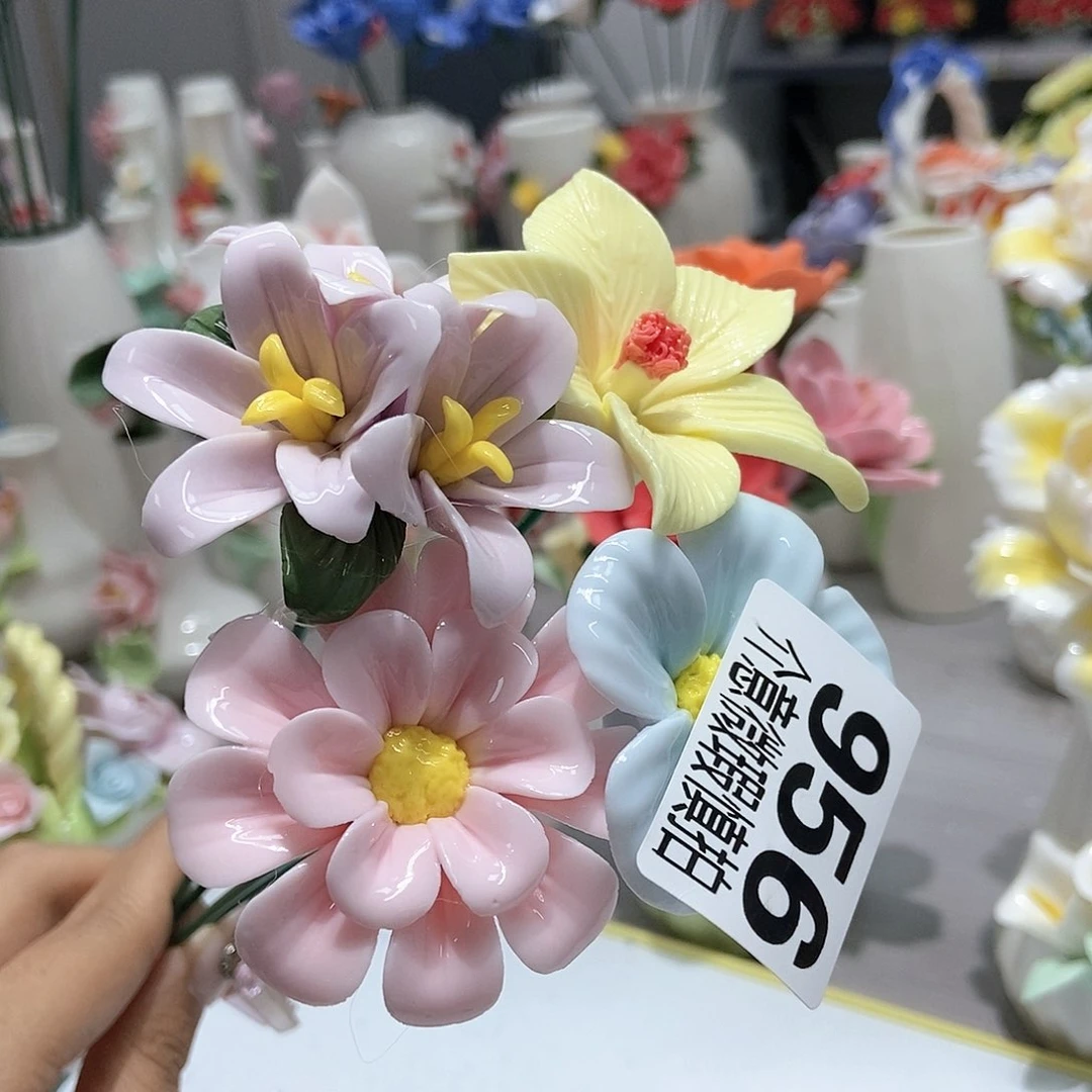 纯手工的陶瓷手捏花
