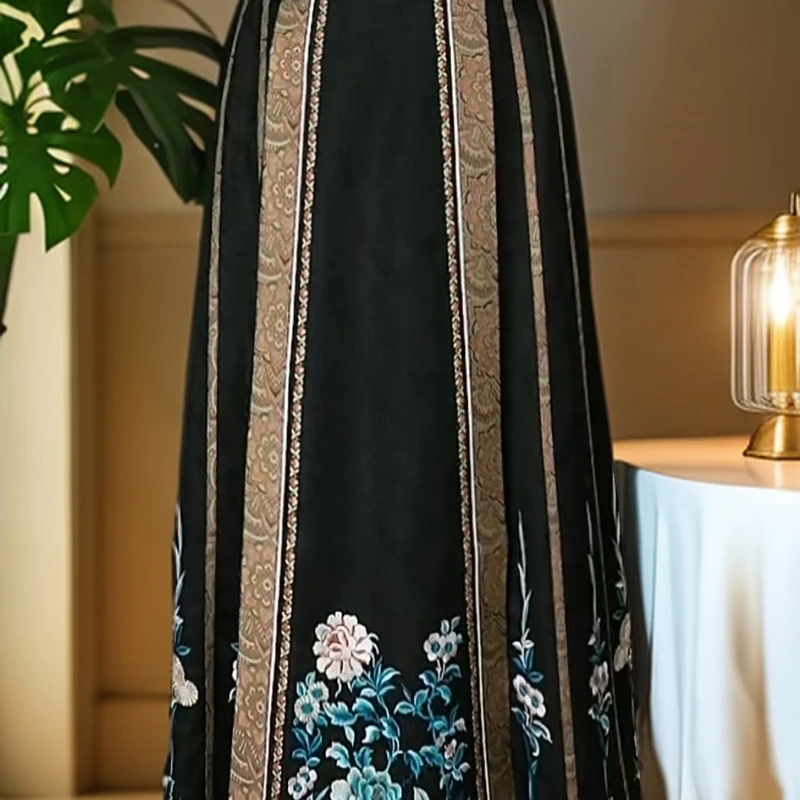 香云纱手推绣马面裙